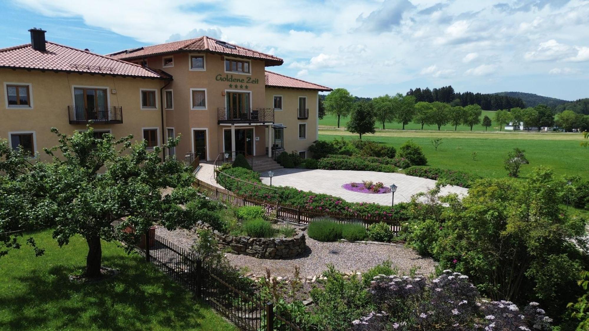 Naturhotel Goldene Zeit Georgenberg Buitenkant foto